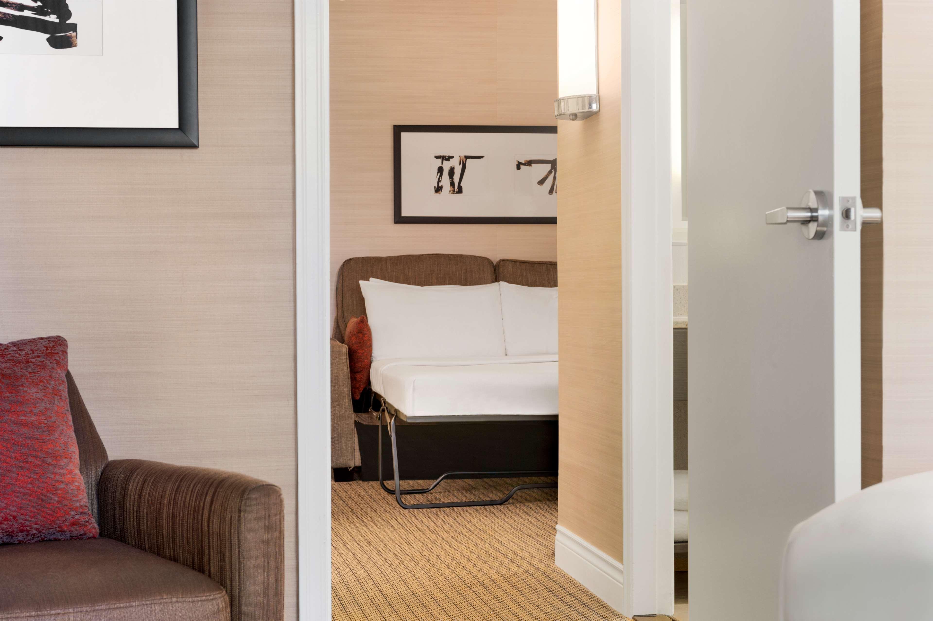 Hilton Vancouver Airport Ричмънд Екстериор снимка