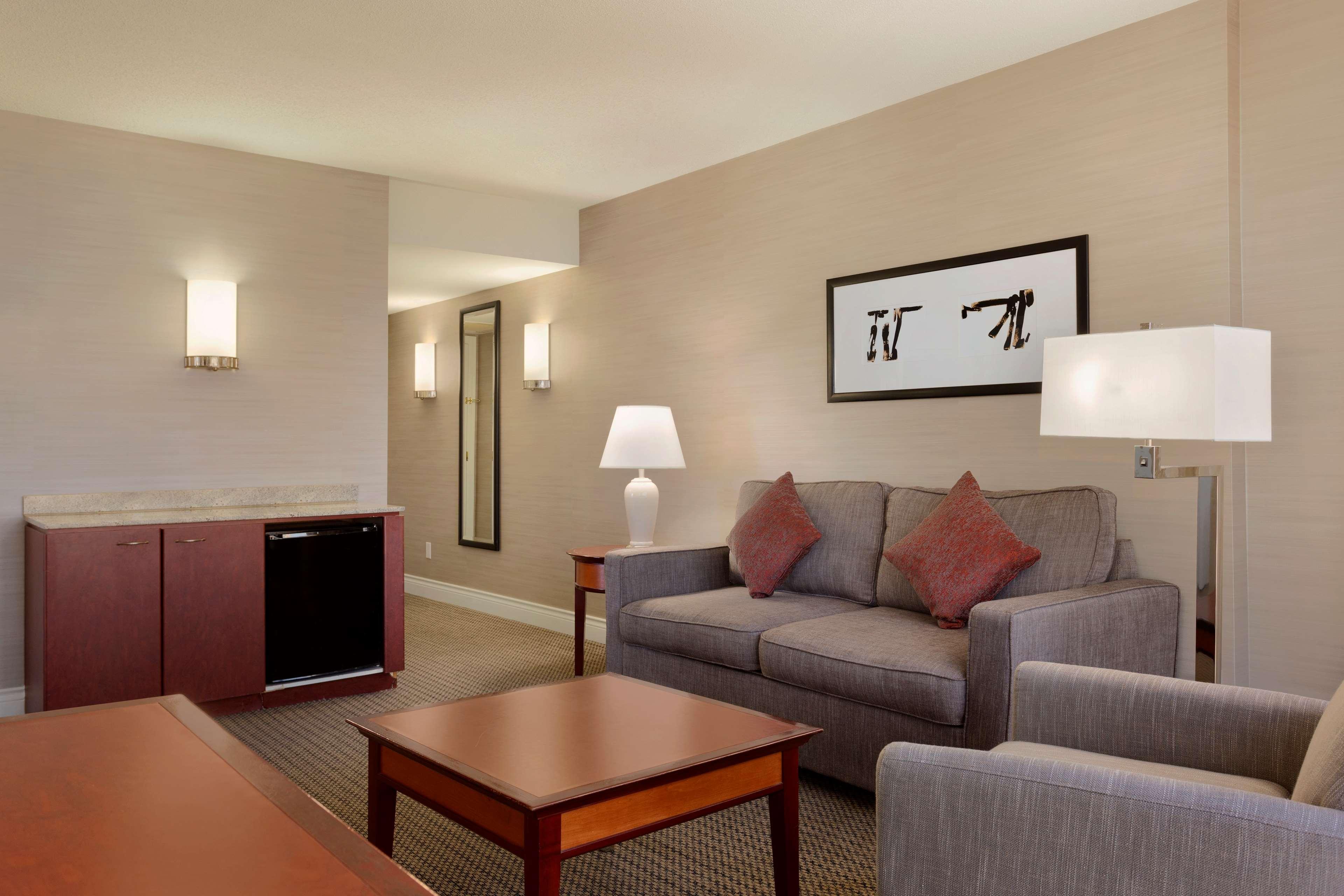 Hilton Vancouver Airport Ричмънд Екстериор снимка