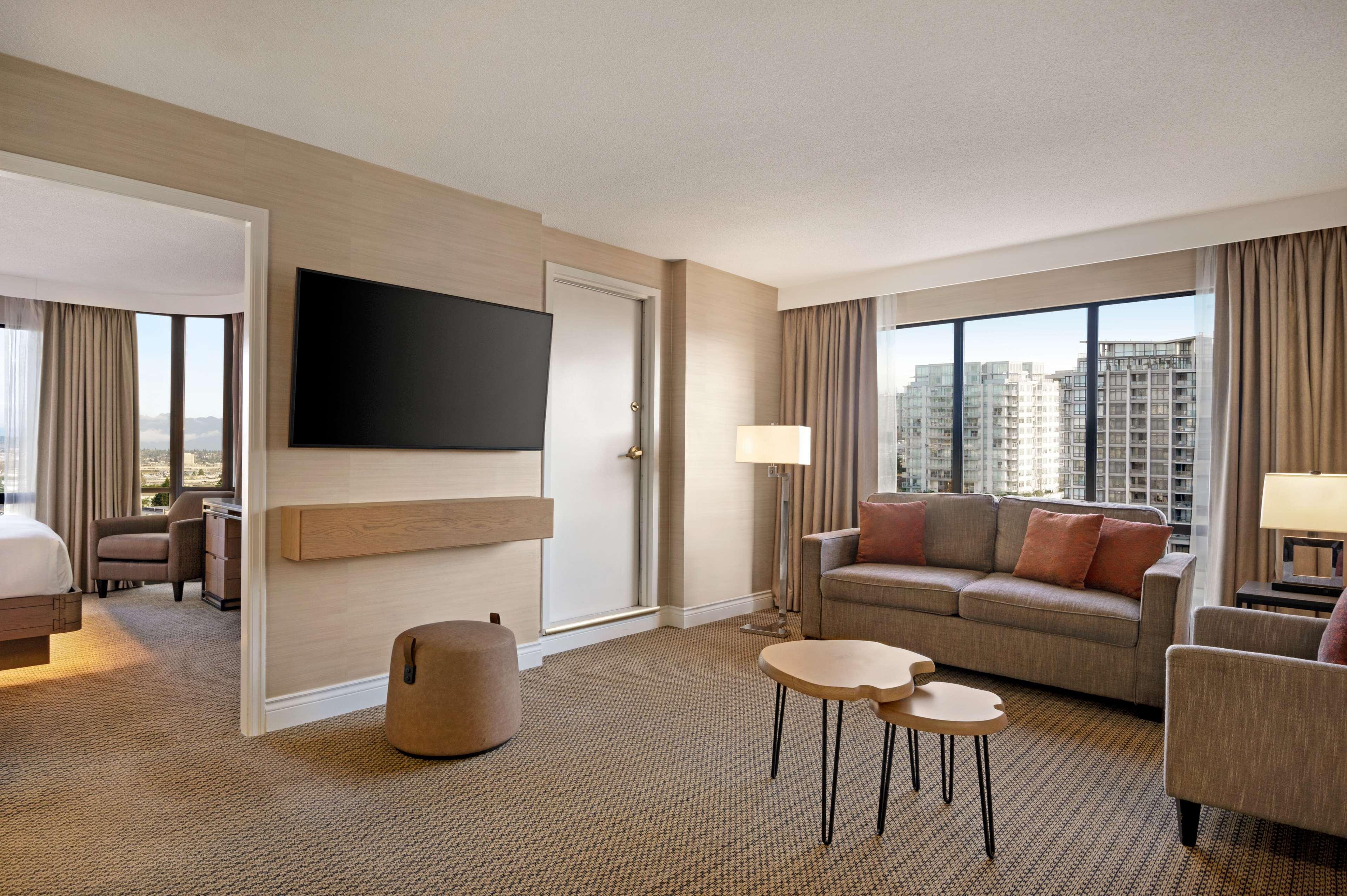 Hilton Vancouver Airport Ричмънд Екстериор снимка