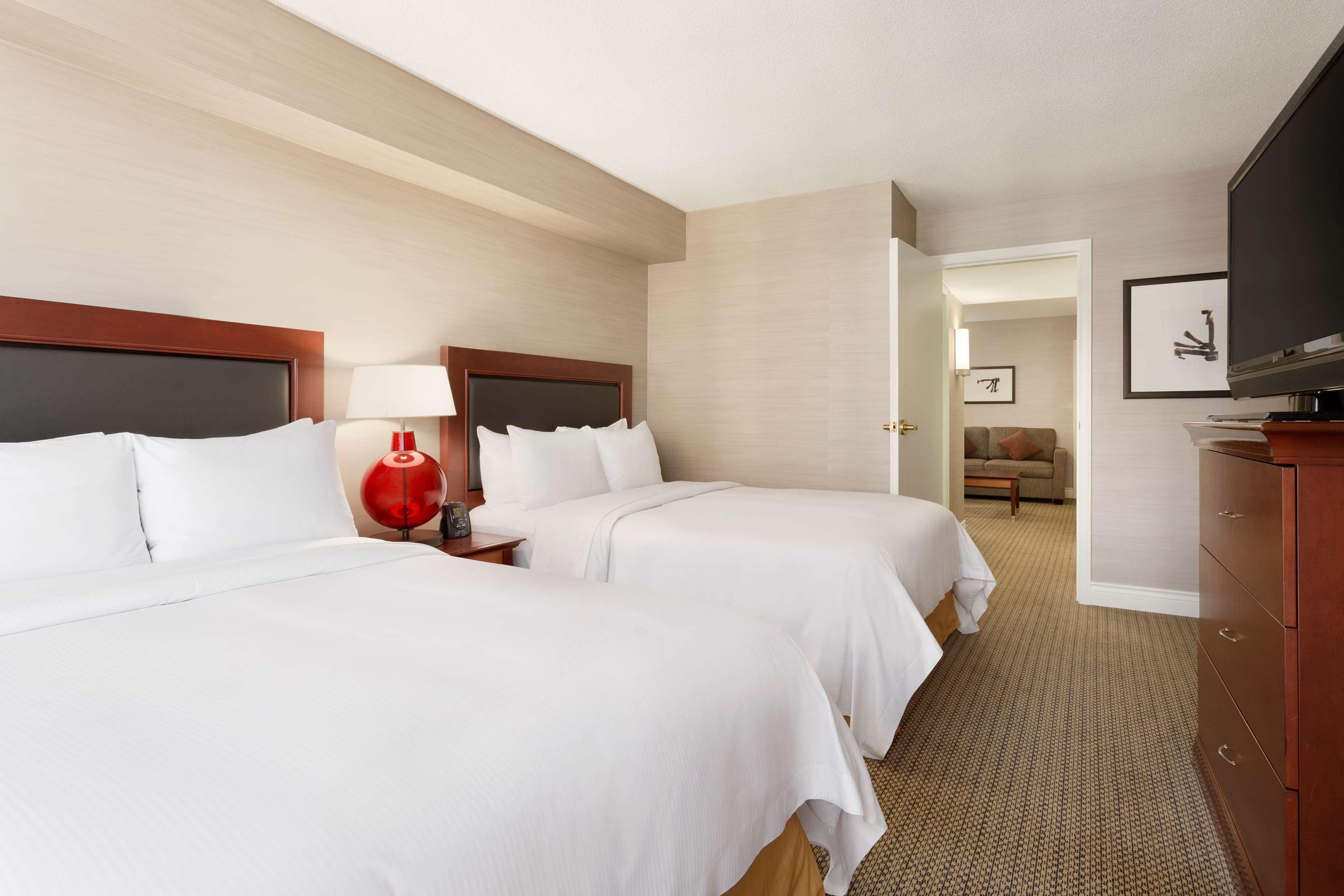 Hilton Vancouver Airport Ричмънд Екстериор снимка