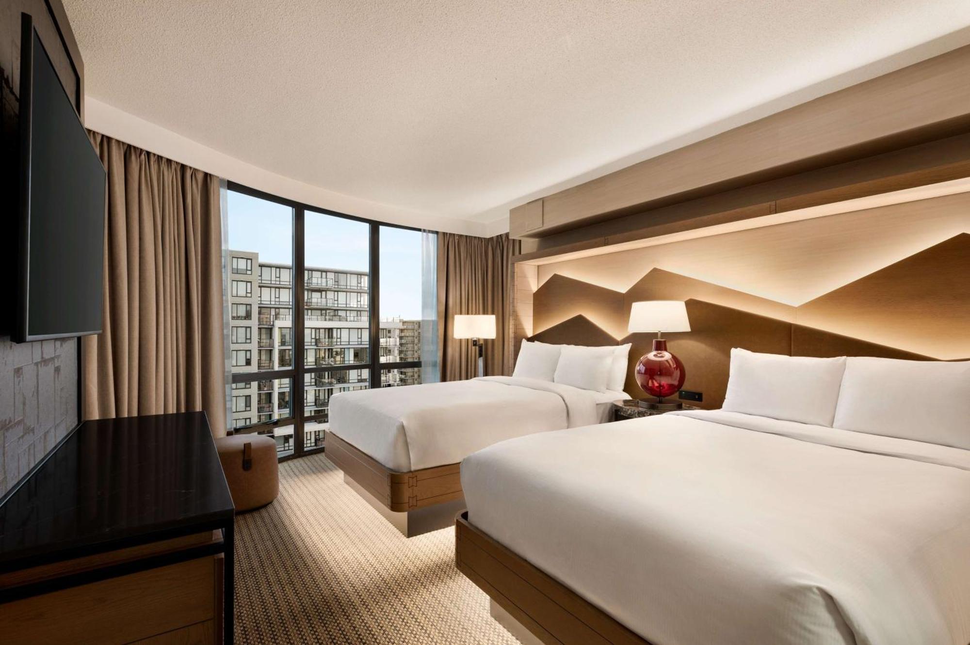 Hilton Vancouver Airport Ричмънд Екстериор снимка