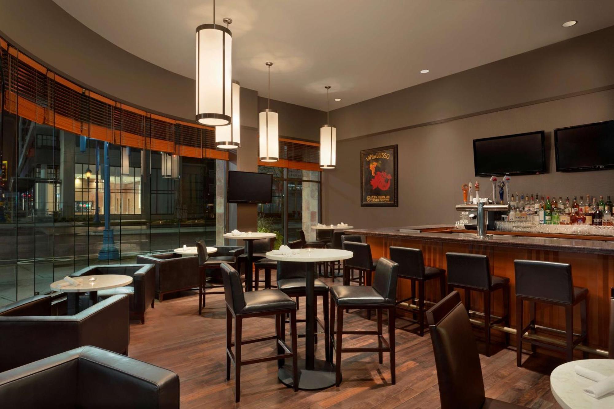 Hilton Vancouver Airport Ричмънд Екстериор снимка