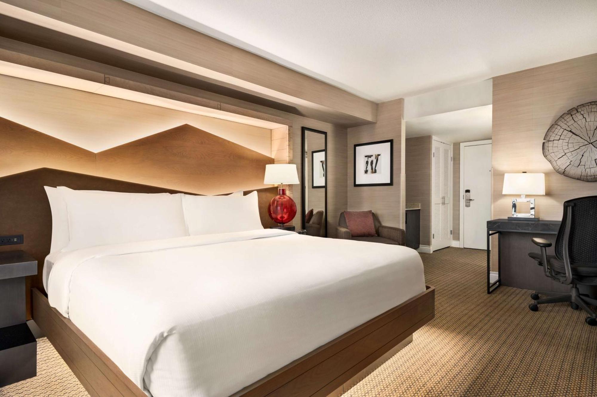Hilton Vancouver Airport Ричмънд Екстериор снимка