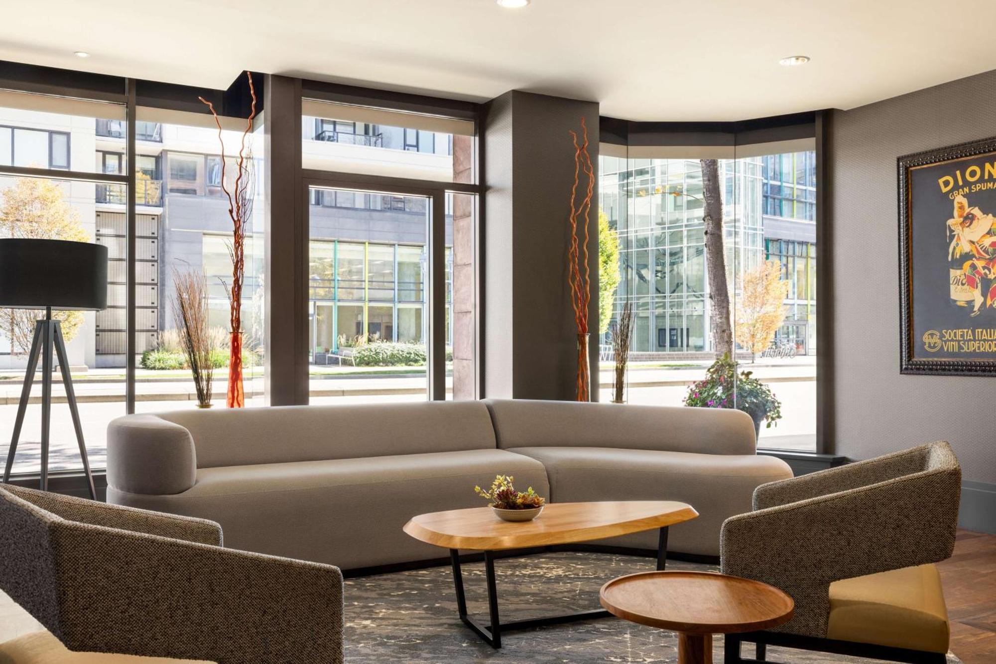 Hilton Vancouver Airport Ричмънд Екстериор снимка